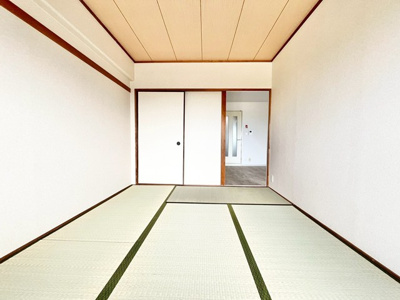 【和室】 | 日商岩井緑地公園マンション | サイトに掲載されていない箇所の写真、撮影してお届けさせて頂きます！気になる物件で、見たい部分の画像が無い場合は、弊社スタッフまでご連絡下さいませ。お客様の気になる箇所を、カメラにて撮影して参ります！