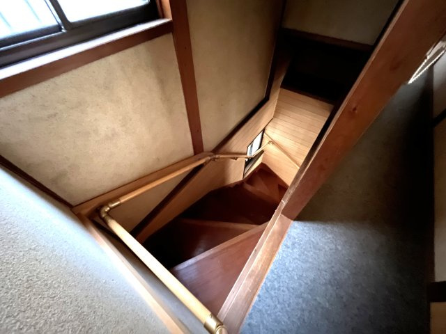 【その他】 | 中古一戸建　高知市一宮中町３丁目 | 2階階段