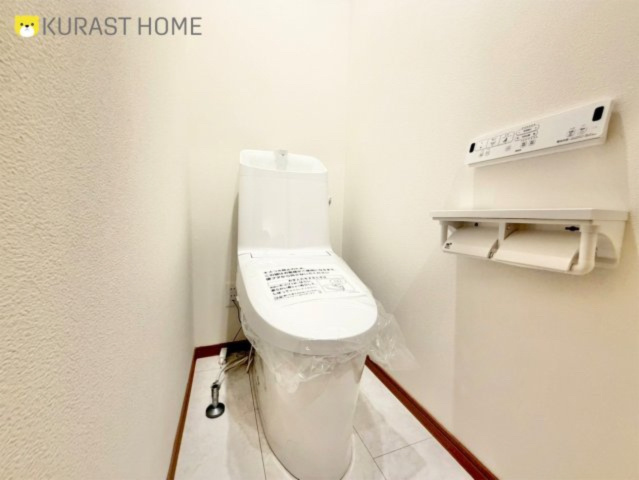 京都市西京区松室中溝町　新築戸建のトイレ|トイレ2階