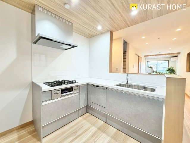 京都市西京区松室中溝町　新築戸建のキッチン