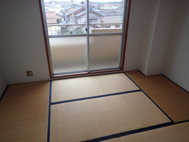 マルサンハイツの和室