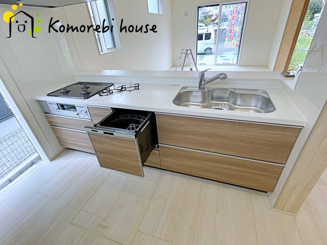 桶川市上日出谷南3丁目　新築一戸建て　ブルーミングガーデン　01のキッチン|キッチンでお料理をお楽しみください