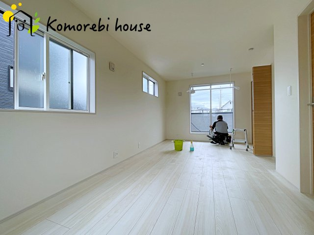 桶川市上日出谷南3丁目　新築一戸建て　ブルーミングガーデン　01の寝室|落ち着いた色調の寝室です