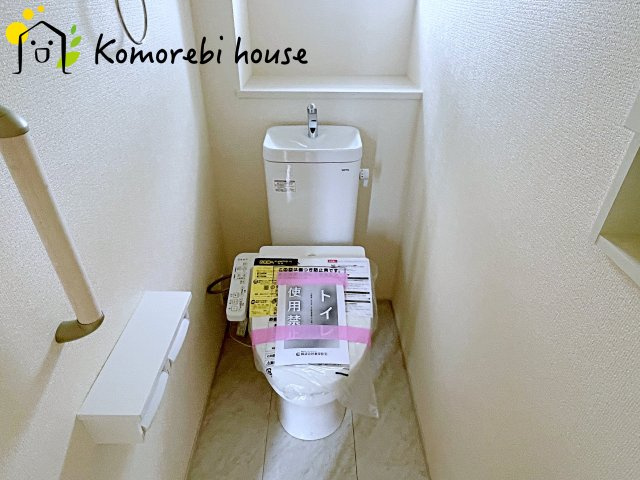 桶川市上日出谷南3丁目　新築一戸建て　ブルーミングガーデン　01のトイレ|シンプルで使いやすいトイレです