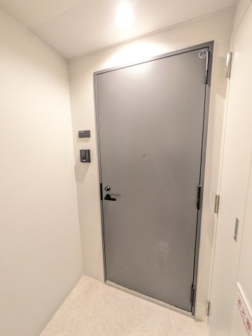 ルミアージュ登戸の玄関