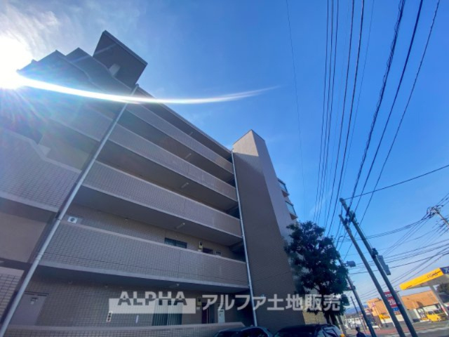 エトワール日野台の外観|◆光りに包まれて◆ようこそエトワール日野台へ。歴史と自然の街、日野の緑の豊かさを映し、永住型をコンセプトとした戸建感覚の設計。愛着深まる成熟の街を見にいいらしてください。