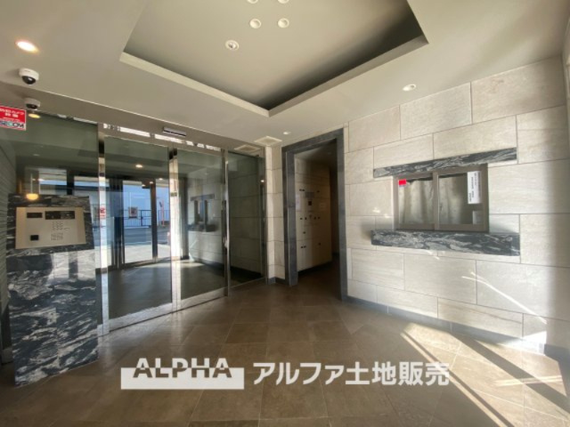 アルソスガーデン昭島のその他共用部分|【lobby】
◆ロビー◆共用部は管理の行き届いた綺麗なスペース。いつも明るく家族を、来客を出迎えてくれる大切な場所です。