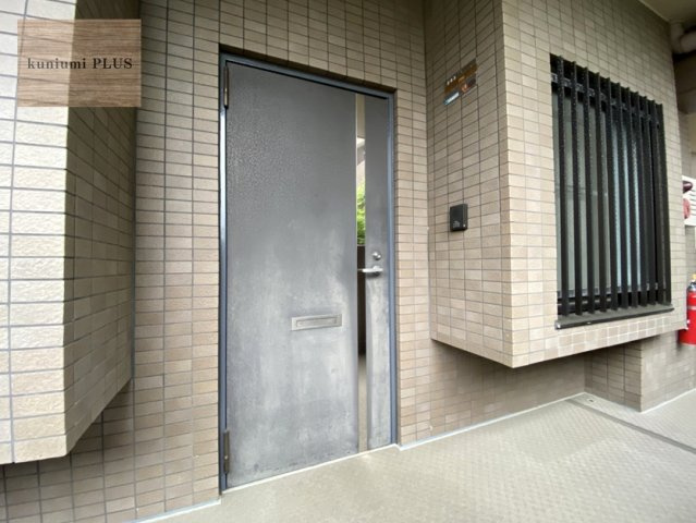 コスモ都島弐番館の玄関