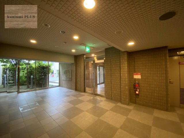 コスモ都島弐番館のエントランス