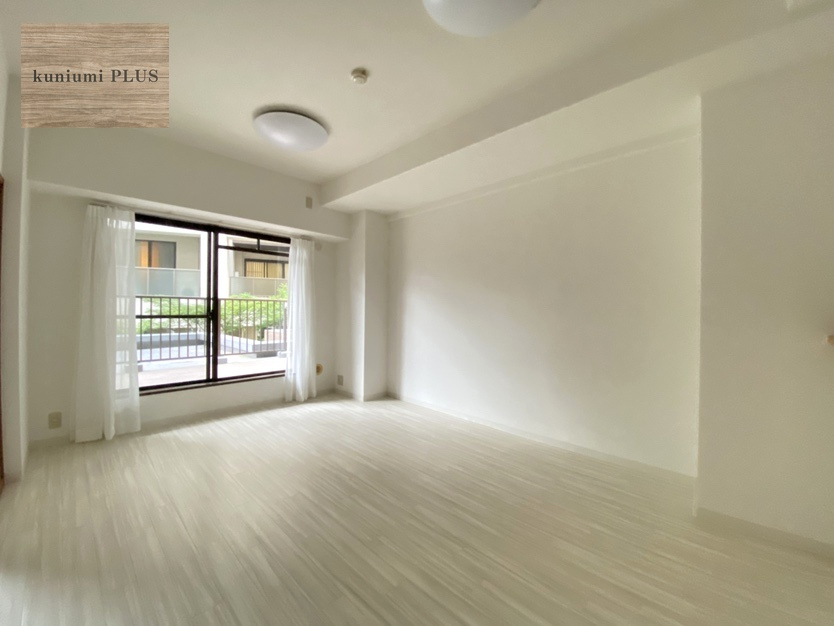 コスモ都島弐番館の居間・リビング