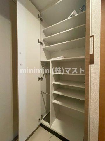 エス・キュート南森町の収納