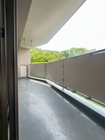 北須磨団地F棟のバルコニー