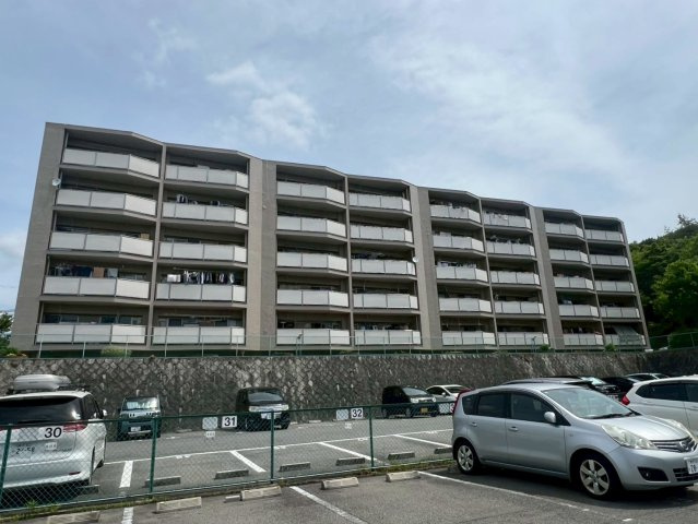 北須磨団地F棟の外観