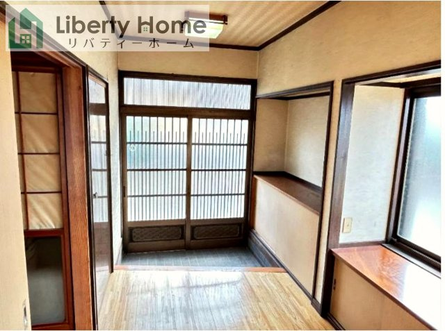 那珂市後台　中古戸建の玄関