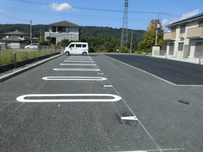 グリーンコートSの駐車場