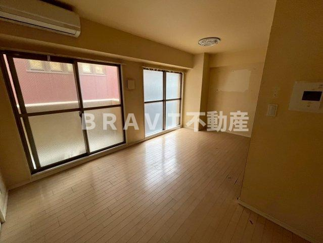 willDo堺筋本町　BRAVI不動産の居間・リビング|【willDo堺筋本町】使いやすい居間です