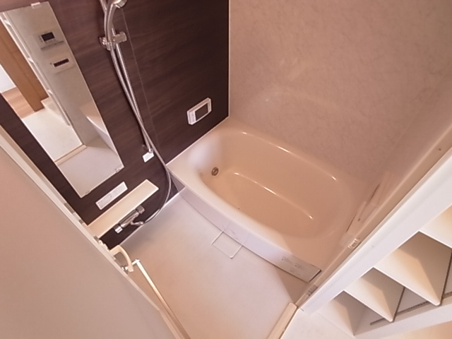 神戸市兵庫区水木通６丁目の賃貸マンションの浴室|追焚機能付浴室（浴室ＴＶ付）