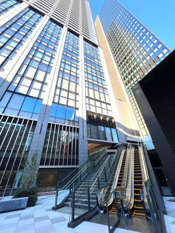 ワールドタワーレジデンスの玄関