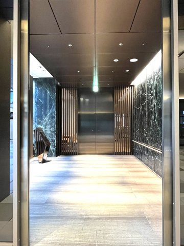 ワールドタワーレジデンスのエントランス