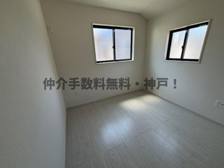 【洋室】 | 神戸市垂水区霞ケ丘　新築戸建　仲介手数料無料！ | きれいな洋室です