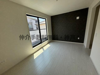 【寝室】 | 神戸市垂水区霞ケ丘　新築戸建　仲介手数料無料！ | 広くて明るい寝室