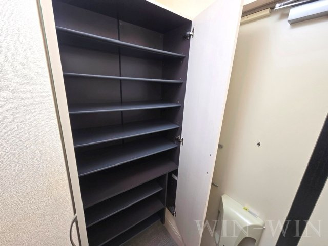 ルワンジュ Aの玄関