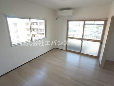 【寝室】 | MGエクセリア千葉南 | 広くて明るい寝室