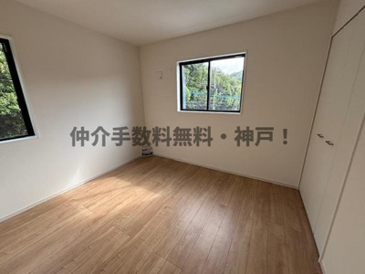【洋室】 | 神戸市須磨区菅の台7丁目　新築戸建1号棟　仲介手数料無料！ | 個人の部屋や寝室として使える洋室です