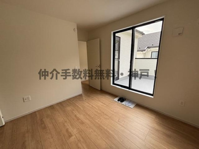 【洋室】 | 神戸市須磨区菅の台7丁目　新築戸建1号棟　仲介手数料無料！ | 使い勝手のいい洋室です