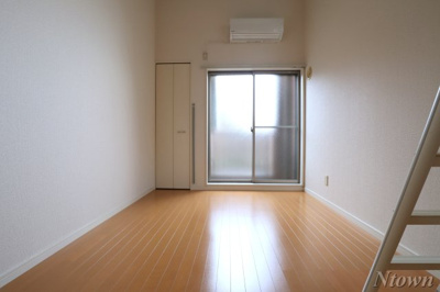 【居間・リビング】 | villa志賀本通(ヴィラシガホンドオリ) | こちらの居間で趣味の時間をお楽しみください