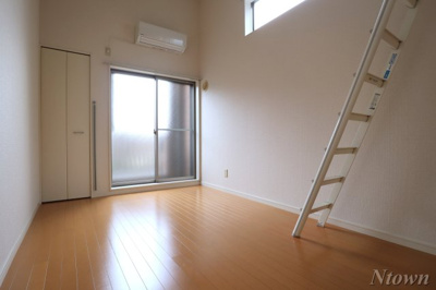 【居間・リビング】 | villa志賀本通(ヴィラシガホンドオリ) | ゆったり過ごせるリビングです