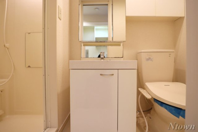 【独立洗面台】 | villa志賀本通(ヴィラシガホンドオリ) | 独立洗面台で身支度をすべて済ませてしまいましょう