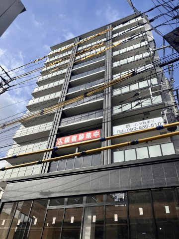 CREST西新の外観