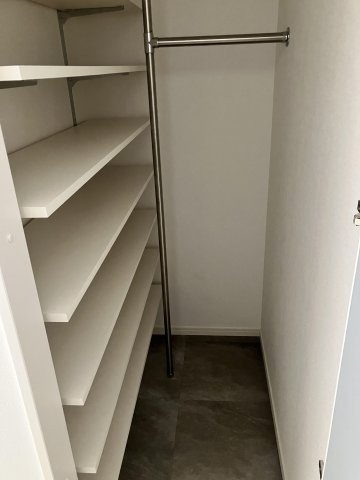 CREST西新の収納