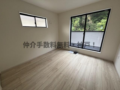 【洋室】 | 神戸市須磨区菅の台7丁目　新築戸建3号棟　仲介手数料無料！ | 明るい洋室です