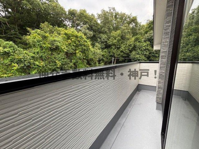 【バルコニー】 | 神戸市須磨区菅の台7丁目　新築戸建3号棟　仲介手数料無料！ | バルコニー付きです