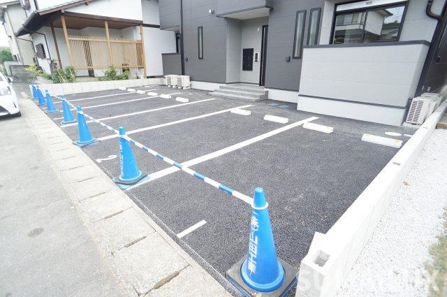 TOMORIE ZEN M2の駐車場