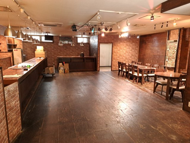 根上り松マンション松山１F店舗の内装