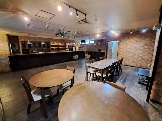 値上り松マンション松山１F店舗の内装