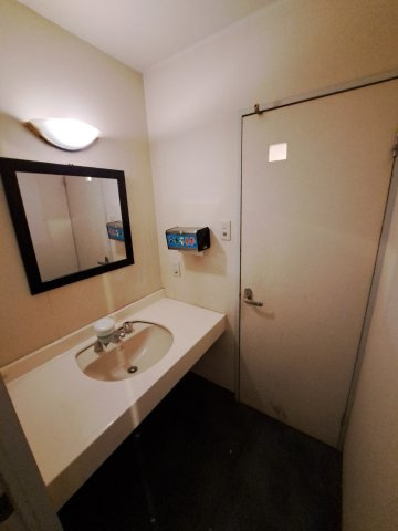 値上り松マンション松山１F店舗の洗面所