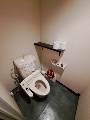 根上り松マンション松山１F店舗のトイレ