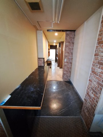 値上り松マンション松山１F店舗の内装