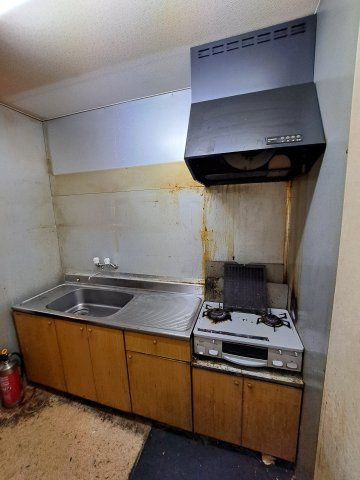 根上り松マンション松山１F店舗のキッチン