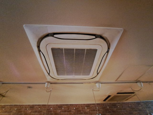 値上り松マンション松山１F店舗の設備