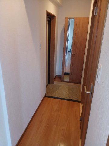 第42川崎ビルの玄関