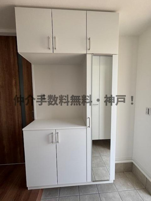 【玄関】 | 神戸市西区富士見が丘4丁目　新築戸建1号地　仲介手数料無料！ | シンプルで使いやすい玄関です