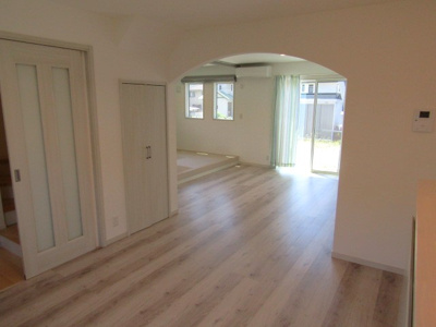 【居間・リビング】 | 【太陽光パネル搭載】甲府市羽黒町 | 使いやすいリビングです