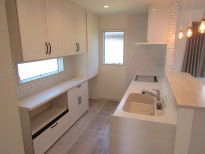 【キッチン】 | 【太陽光パネル搭載】甲府市羽黒町 | キッチンでお料理をお楽しみください