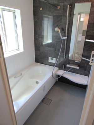 【浴室】 | 【太陽光パネル搭載】甲府市羽黒町 | お風呂で日々の疲れを落としましょう