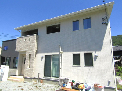 【外観】 | 【太陽光パネル搭載】甲府市羽黒町 | 外観です